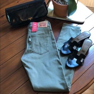 Size 26 Levi’s 311 Shaping Skinny Jeans